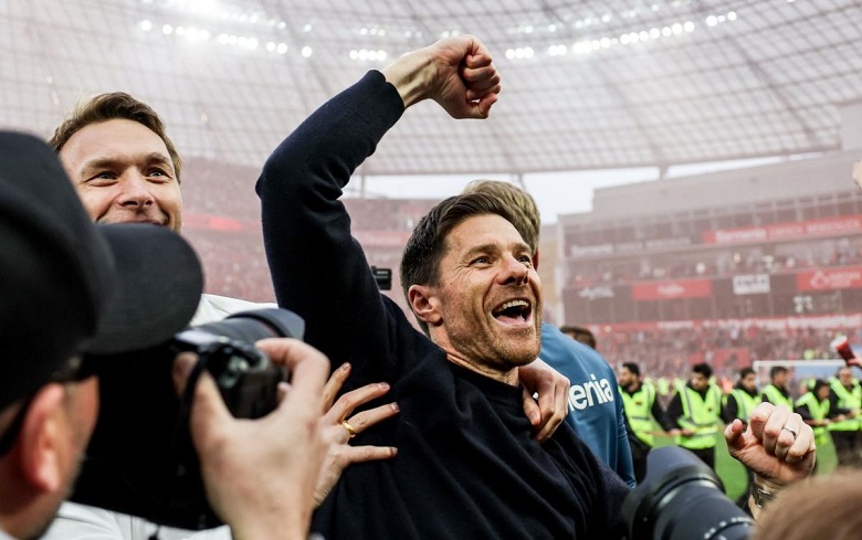 Xabi Alonso gewinnt ersten Bundesligatitel Xabi Alonso gewinnt ersten Bundesligatitel